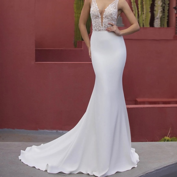 Saint-Patrick White One Collection Wedding Dress - Picture 3 of 4
